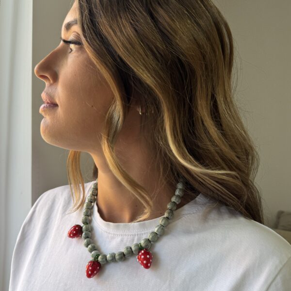 Collar cerámica fresas - Imagen 3
