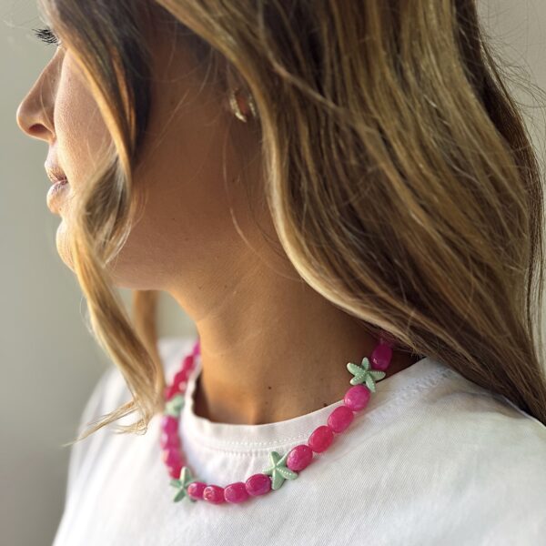 Collar piedras fucsia